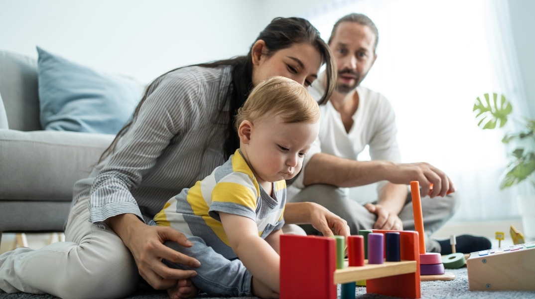 Επίδομα παιδιού A21: Πότε θα πληρωθούν οι δικαιούχοι 