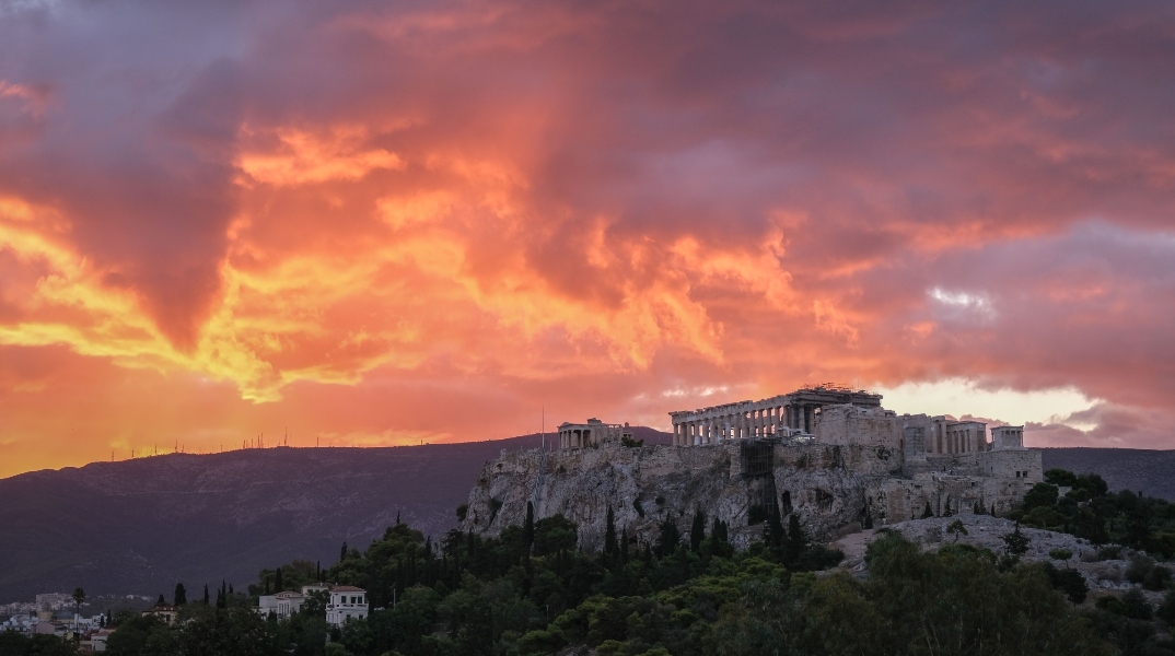 Καιρός: Πτώση της θερμοκρασίας και βροχές μετά τον καύσωνα