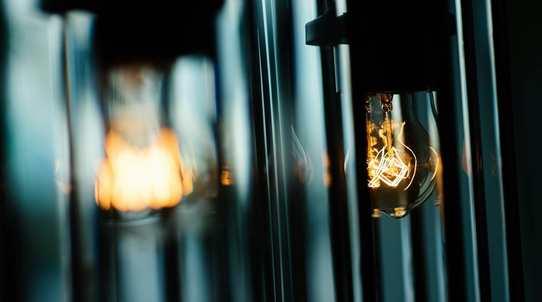 Αναμμένη λάμπα