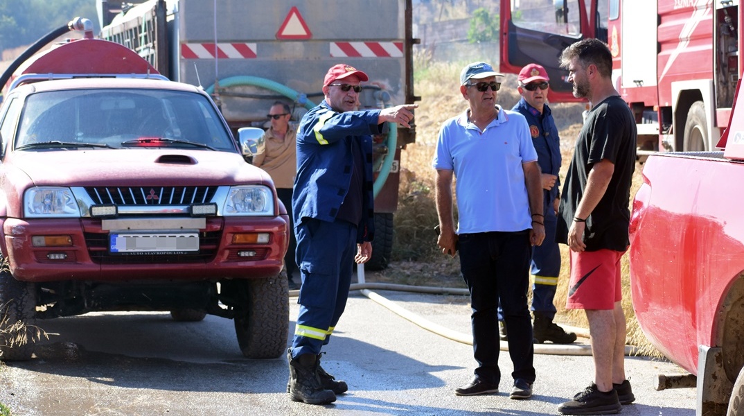 Κινητοποίηση της πυροσβεστικής για την κατάσβεση φωτιάς