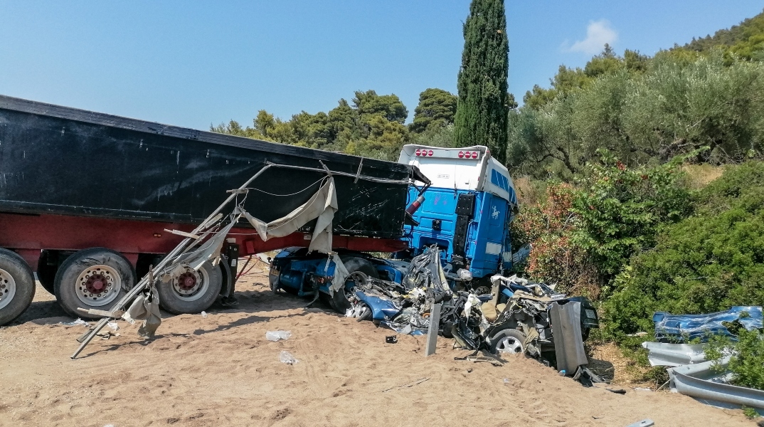 Κυπαρισσία: Πώς συνέβη το πολύνεκρο δυστύχημα με τους 4 νεκρούς 