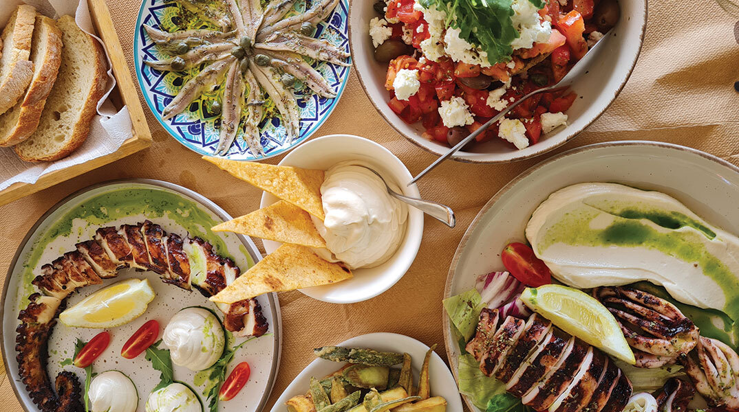 Έπρεπε: Στη Σαλαμίνα για πεντανόστιμο φαγητό και μουσικές βραδιές