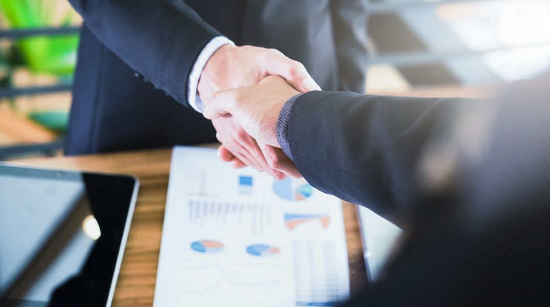 ΕΛΣΤΑΤ: Στο 9,6% μειώθηκε η ανεργία τον Ιούνιο φέτος - Μονοψήφιο ποσοστό για πρώτη φορά από το 2009 - Αύξηση των απασχολούμενων. 