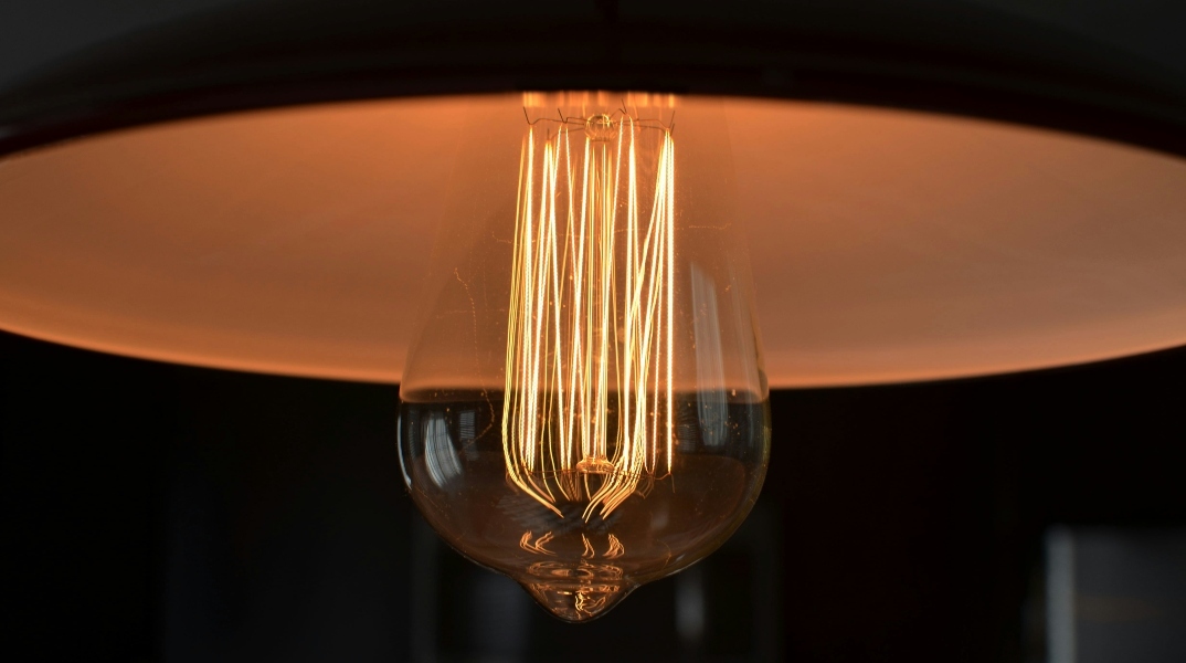 Ρεύμα: Κάτω από 15 λεπτά/kWh η τελική τιμή για τα νοικοκυριά