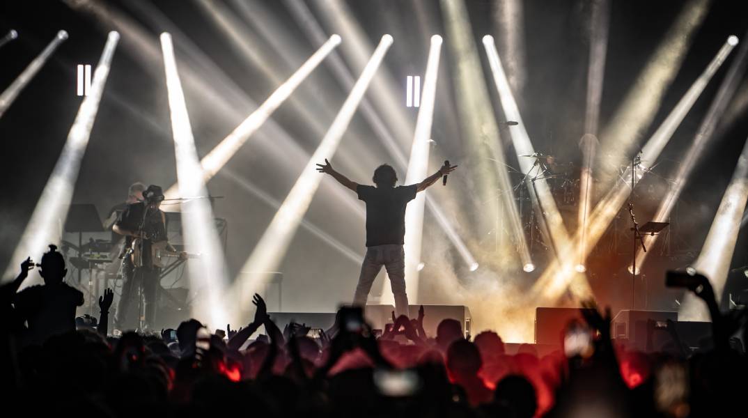 Ο Βασίλης Παπακωνσταντίνου ολοκληρώνει την περιοδεία του στην Αττική