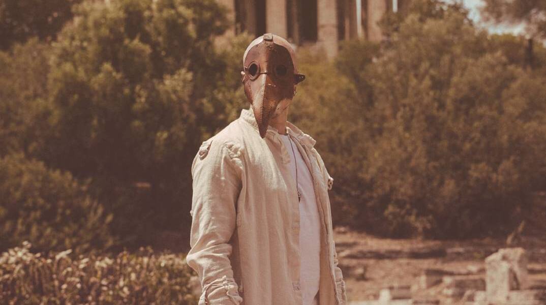 Ο Hozho αναλαμβάνει τα decks του Bolivar Beach Club