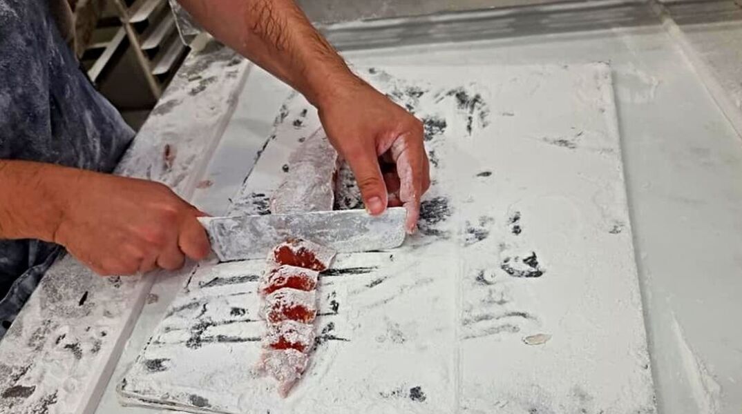 Λουκουμοποιία Βομβύλα, Νέος Κόσμος