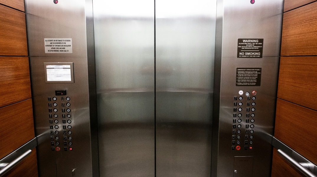  Άρτα: Ασανσέρ έκανε ξαφνική «βουτιά» σε πολυκατοικία - Σοβαρά τραυματισμένες δύο γυναίκες