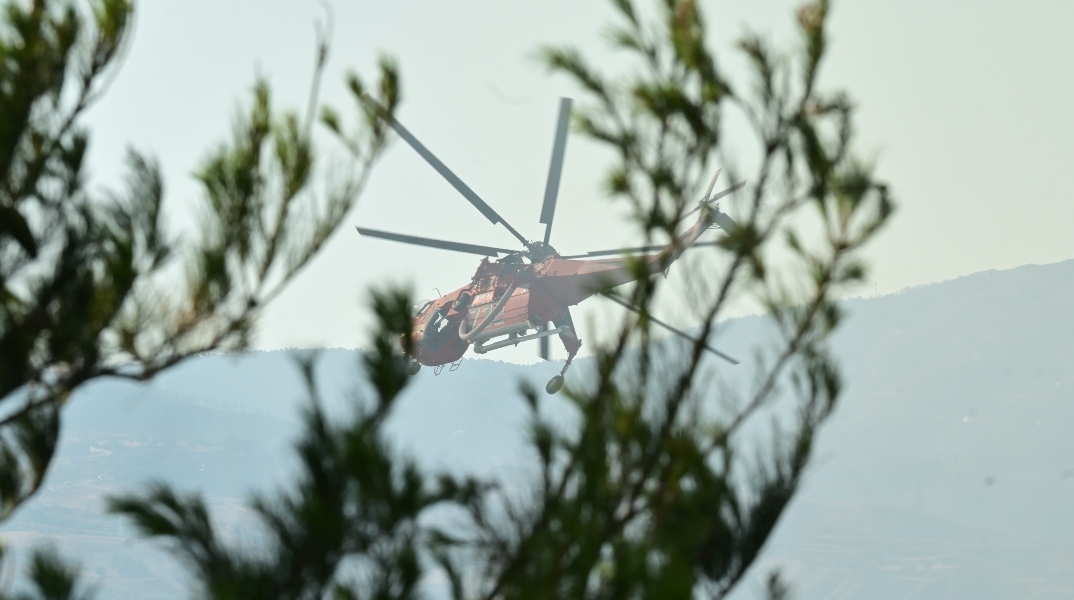 Φωτιά: Χωρίς ενεργό μέτωπο στα Μεσοχώρια, καλύτερη η εικόνα στους Ζάρακες 