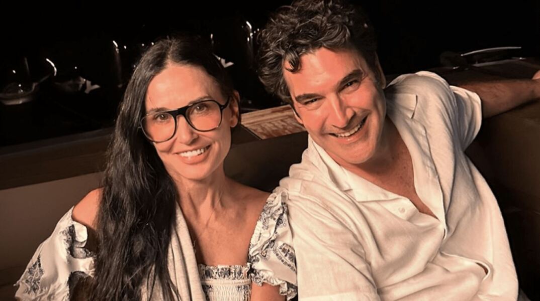 Η απρόσμενη συνάντηση του Χριστόφορου Παπακαλιάτη με τη Ντέμι Μουρ στους Παξούς