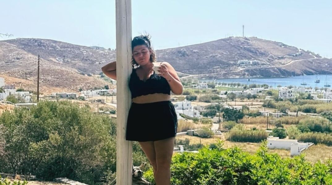 Δανάη Μπάρκα: Κάθε Αύγουστο είμαι στη Σέριφο, κάτι με τραβάει σε αυτόν τον τόπο