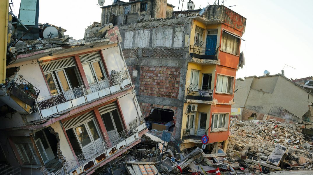 Σεισμοί και κινητά τηλέφωνα 