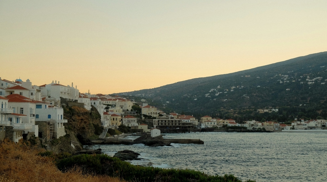  Άνδρος: Το αφιέρωμα της Express στο ελληνικό νησί