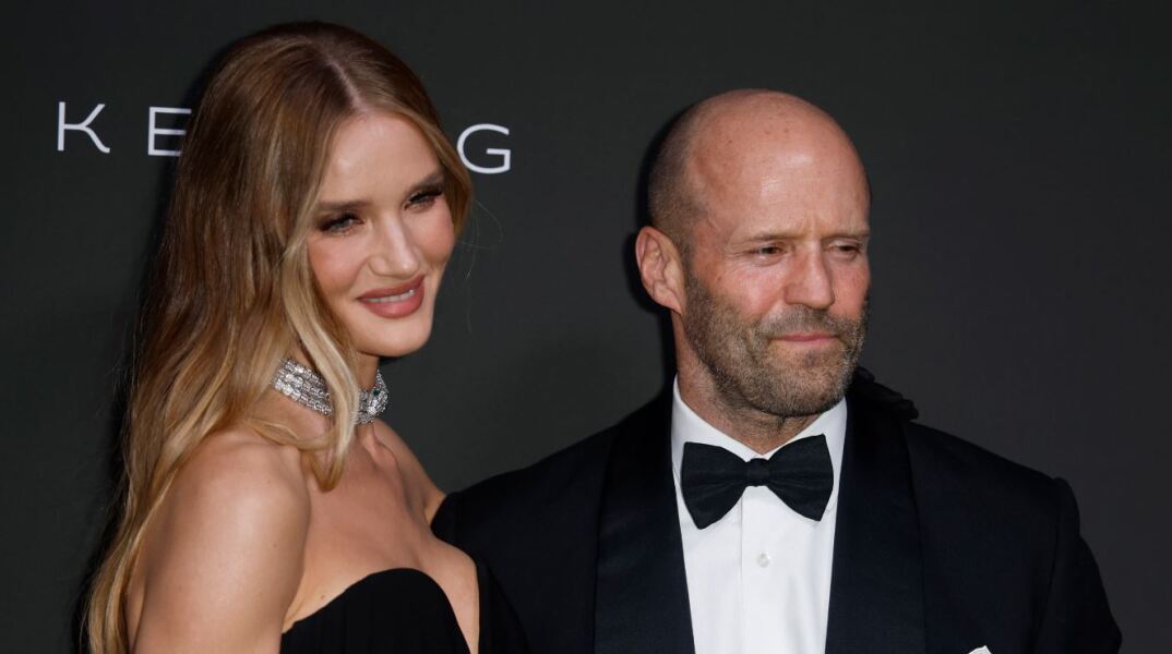 Τζέισον Στέιθαμ: Στην Αντίπαρο με τη Ρόζι Χάντινγκτον