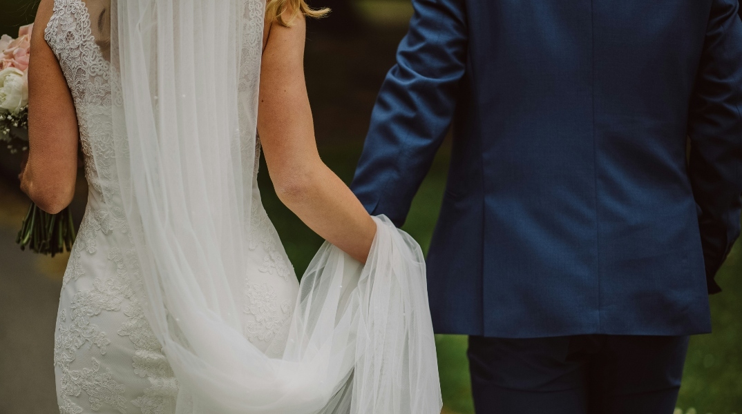 Πύργος: Ο γαμπρός χαστούκισε τη νύφη όταν εκείνη του πάτησε το πόδι 