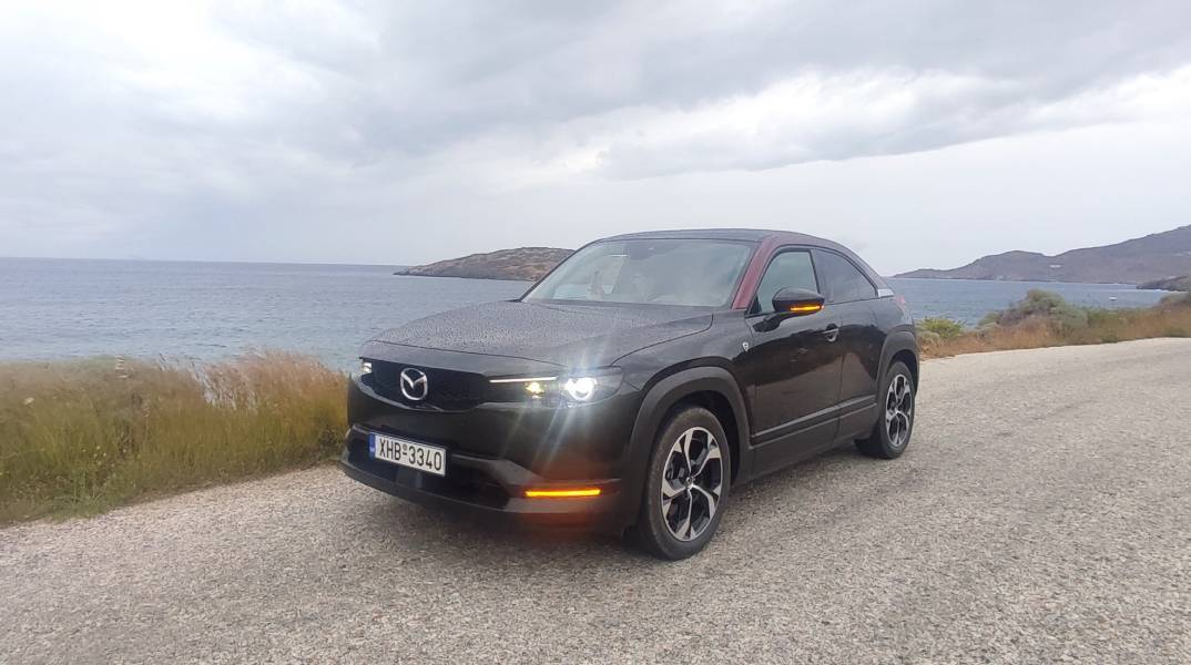 Οδηγούμε το επαναστατικό plug-in υβριδικό Mazda MX-30 e-Skyactiv R-EV