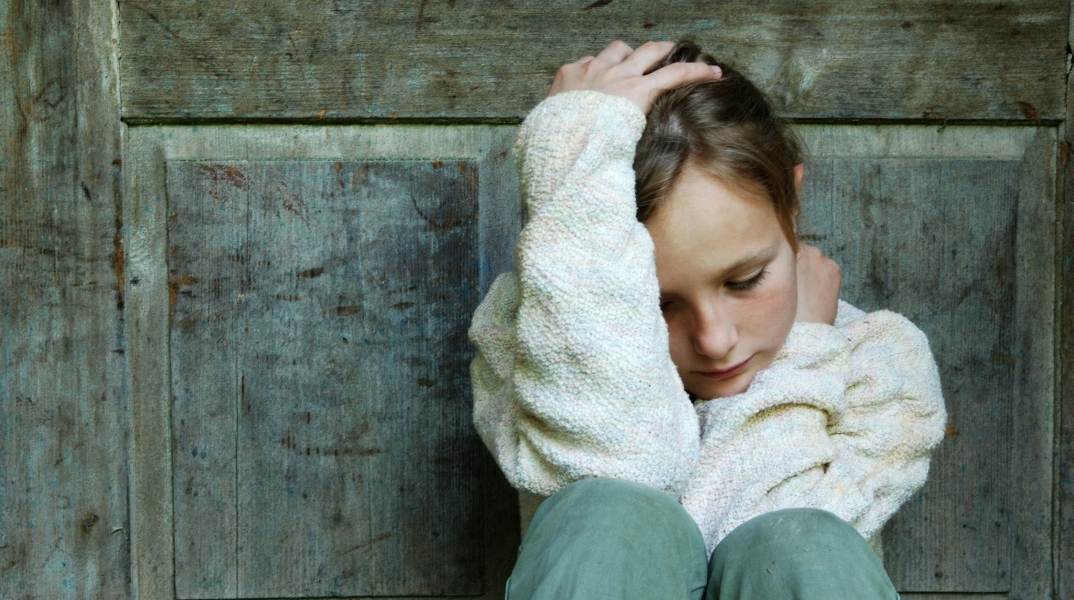 Γαλλία: Πάνω από 2.000 παιδιά κοιμούνται στον δρόμο