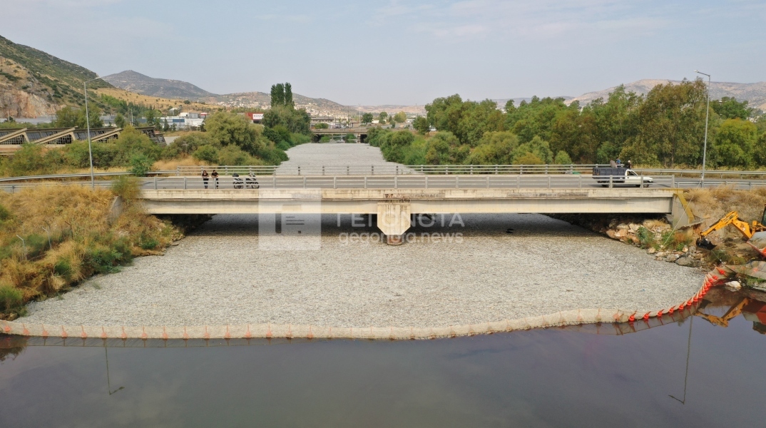 Νεκρά ψάρια στον Βόλο: Εικόνες από drone καταγράφουν την καταστροφή