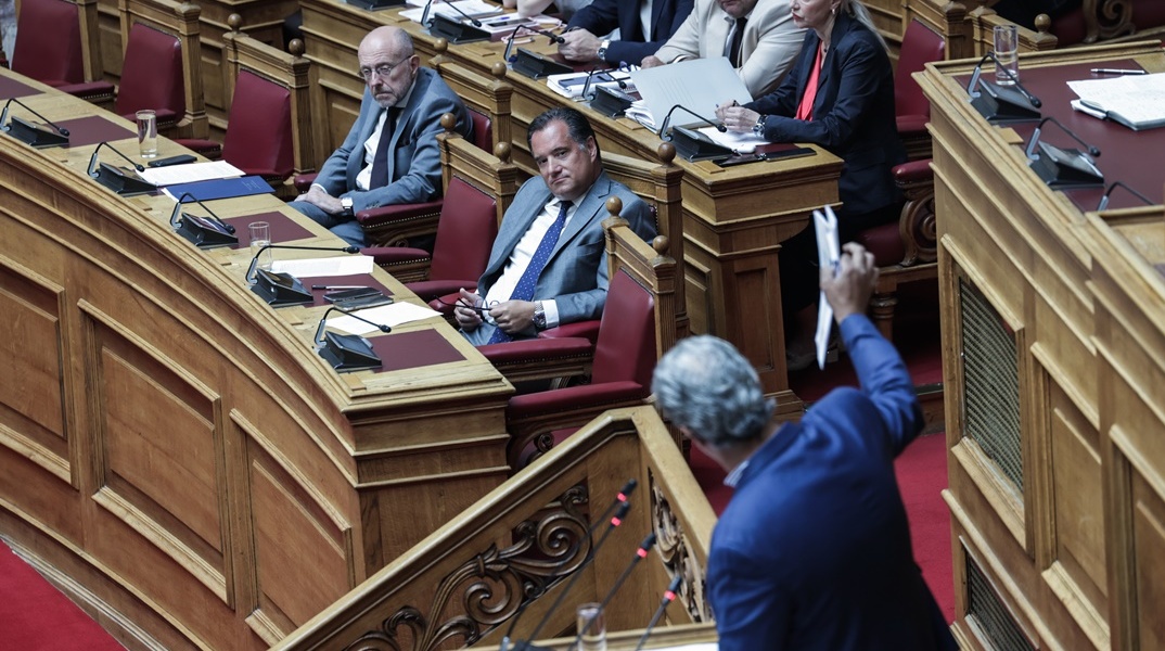 Άδωνις Γεωργιάδης και Παύλος Πολάκης στη Βουλή