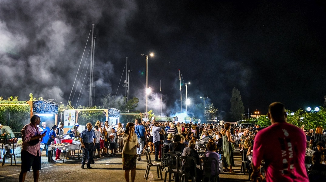 Στιγμιότυπο από παλαιότερη διοργάνωση της Γιορτής της Σαρδέλας στην Πρέβεζα