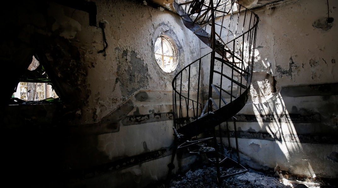 Δίκη για το Μάτι: Πυροσβέστης που έχασε τη σύζυγο και το παιδί του στη φωτιά