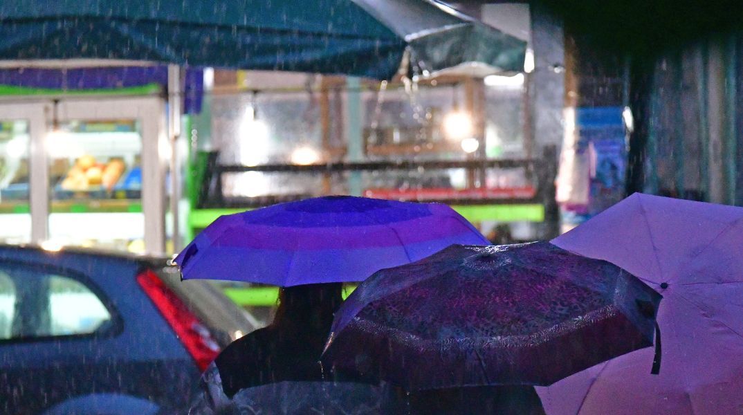 Βροχές και καταιγίδες σε όλη τη χώρα την Τρίτη