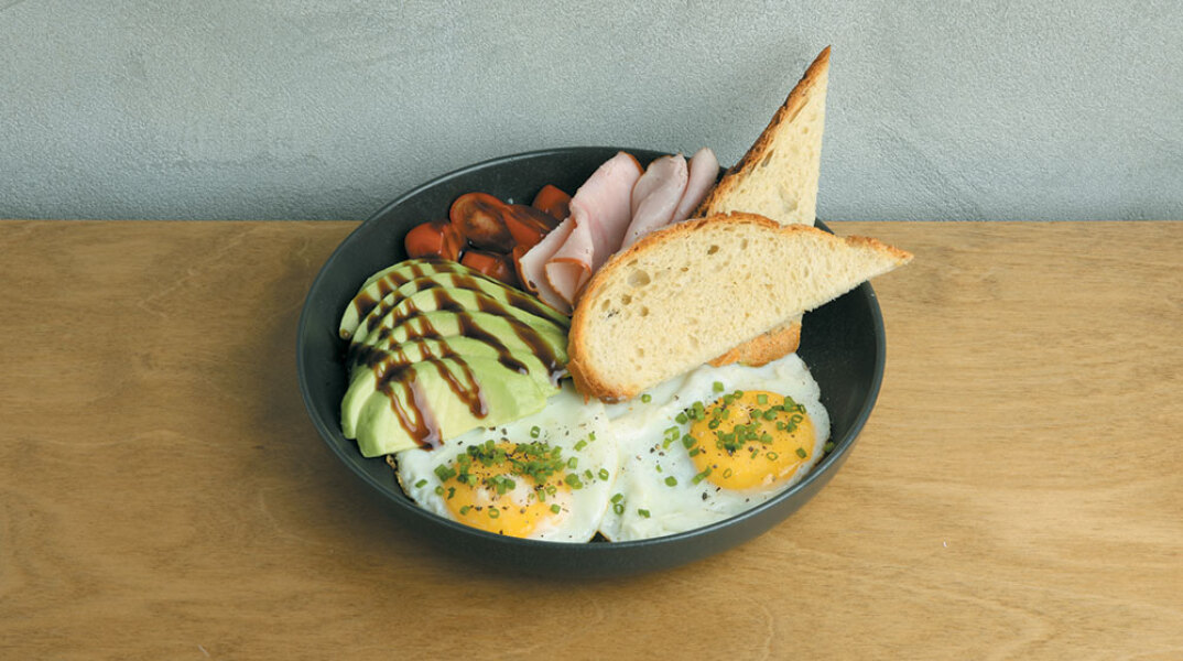 Λάλος: Το all day στέκι του Νέου Κόσμου