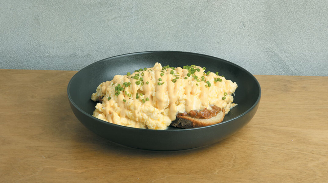 Λάλος: Το all day στέκι του Νέου Κόσμου