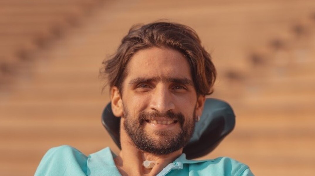 Ο διάλογος του Δημήτρη Αντωνίου που του ζήτησε να αποδείξει ότι δεν έχει χέρι