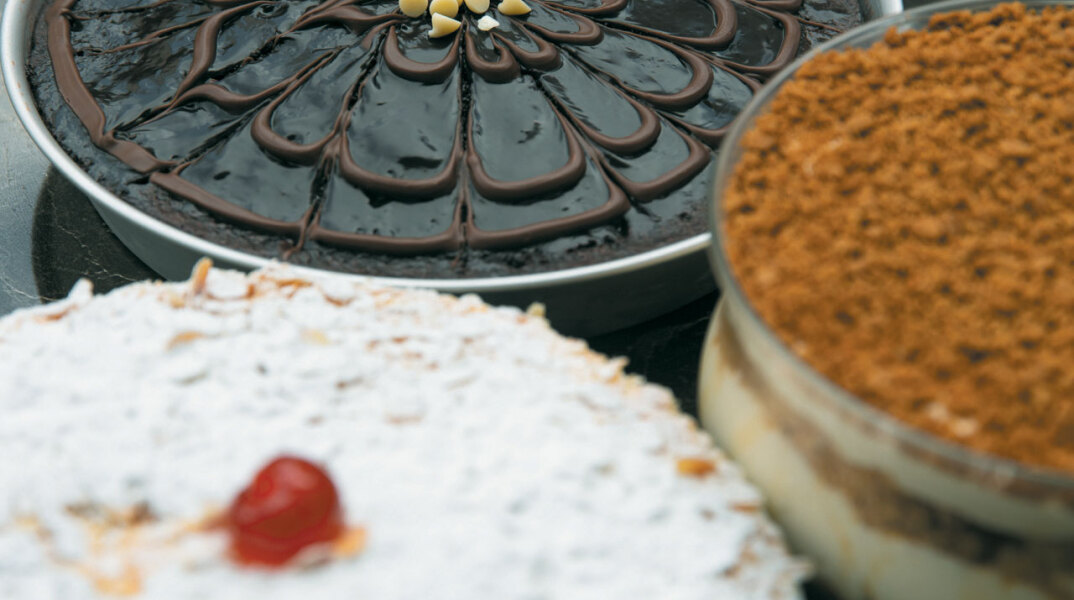 Ζαχαροπλαστείο Καγγέλης: Τα γλυκά που θα λατρέψεις!