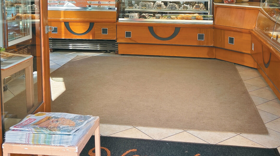 Ζαχαροπλαστείο Καγγέλης: Τα γλυκά που θα λατρέψεις!