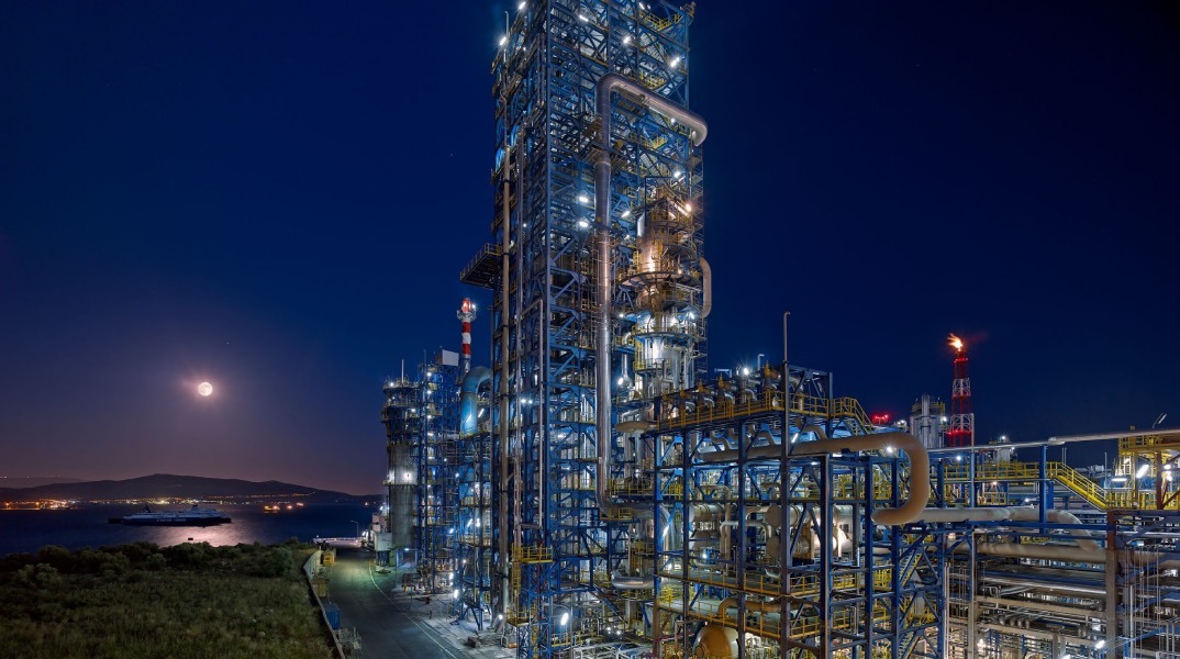 HELLENiQ ENERGY: αλλάζει για να συνεχίσει να πρωταγωνιστεί