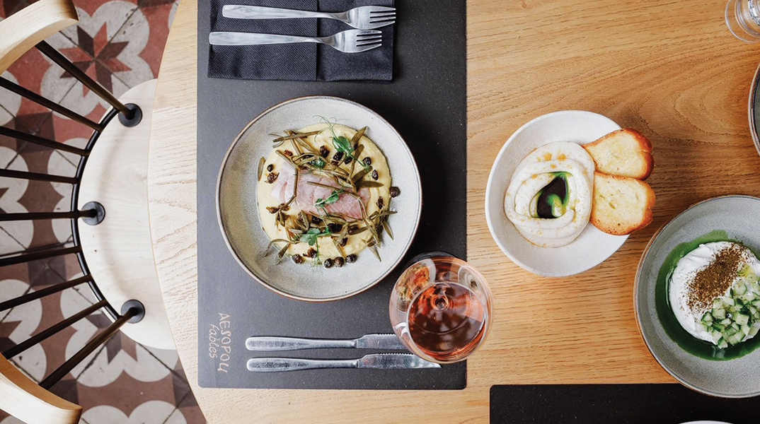 Αισώπου Μύθοι: Πεντανόστιμη ελληνική κουζίνα από τον σεφ Δημήτρη Αϊβαλιώτη