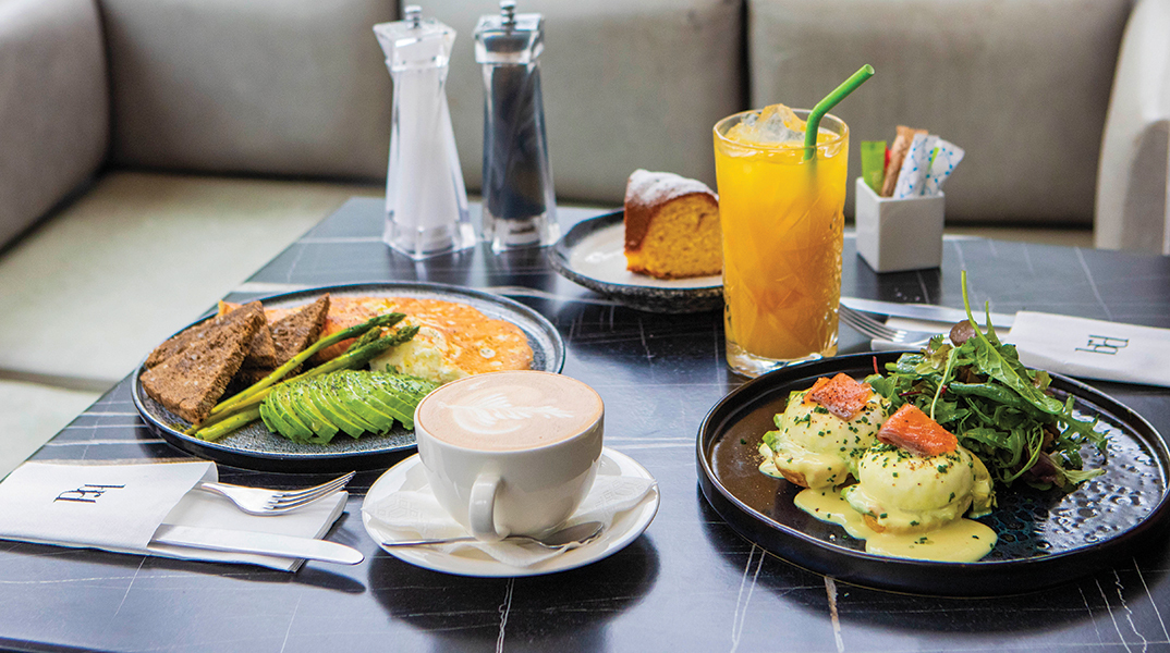 Bored: Υπέροχο smashed burger και signature cocktails