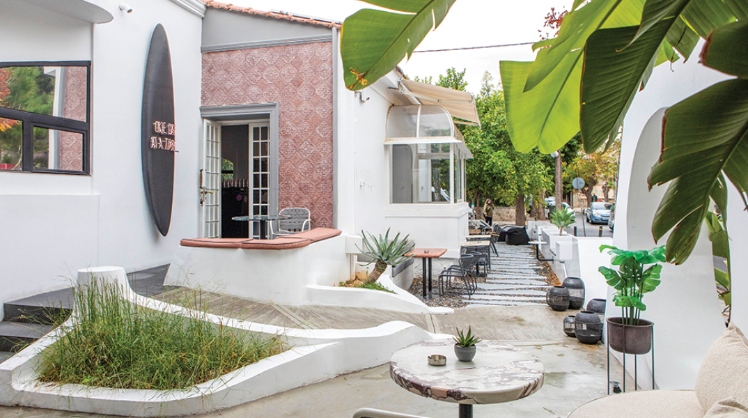 Bored: Υπέροχο smashed burger και signature cocktails