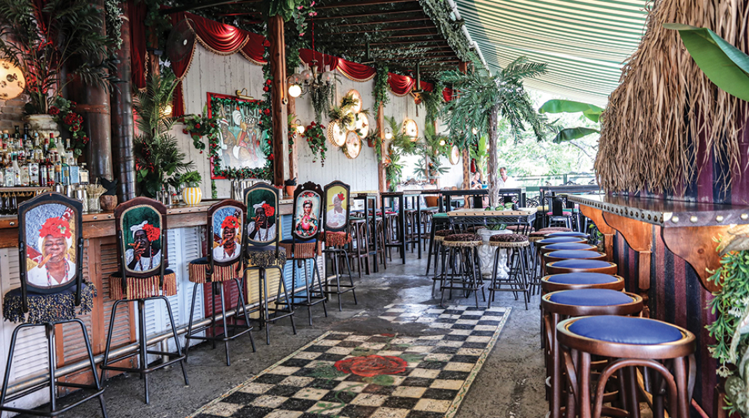 Buena Vista Social Bar: Αll-day πάρτι με θέα την Ακρόπολη