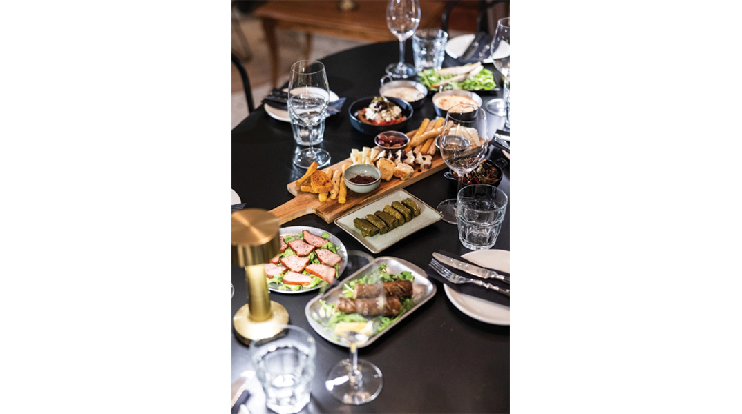 Niotena: Το σύγχρονο ελληνικό μπιστρό της Νέας Σμύρνης