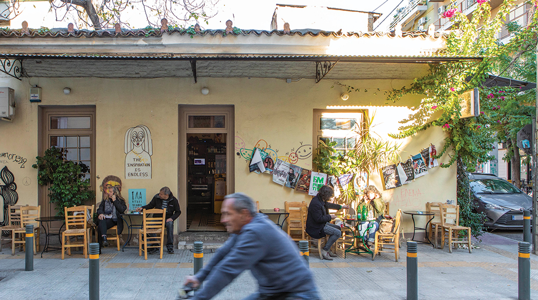 Τα Κανάρια: Το αγαπημένο στέκι με τους νόστιμους μεζέδες και τις όμορφες μουσικές βραδιές