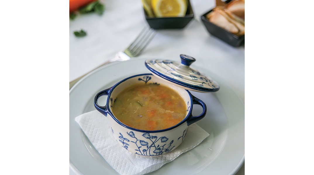 Θαλασσινός: Η θρυλική ψαροταβέρνα στις Τζιτζιφιές