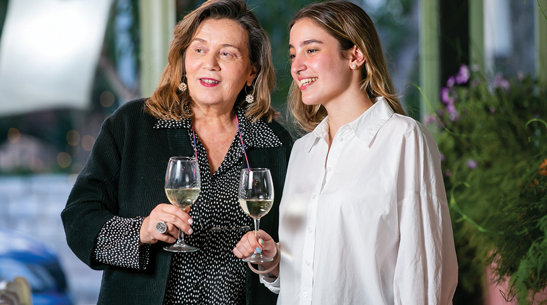 Θαλασσινός: Η θρυλική ψαροταβέρνα στις Τζιτζιφιές