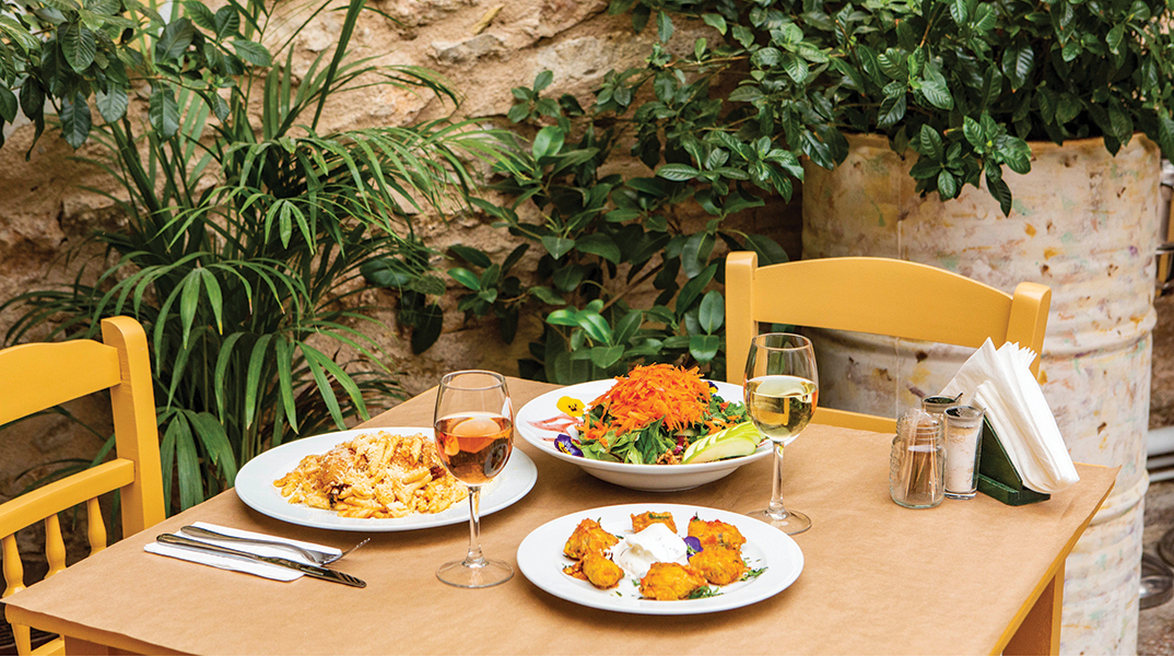 Το Αυγό του Κόκκορα: Παραδοσιακή κουζίνα καθημερινά