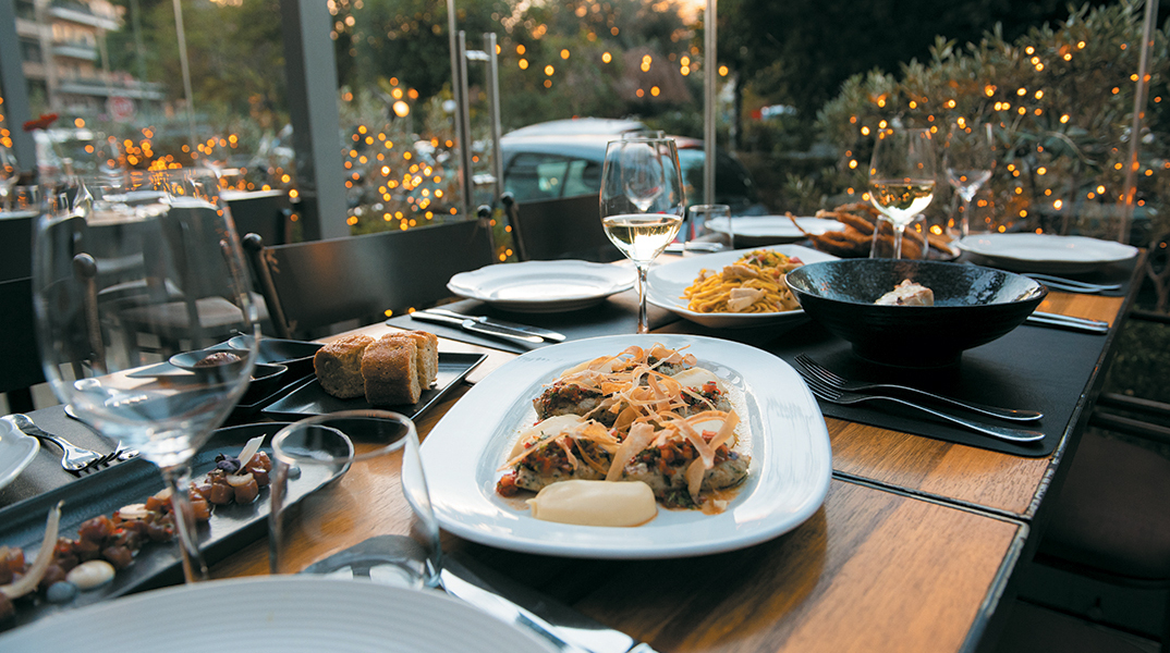 Βασίλαινας: Ιn Head-to-Tail we trust