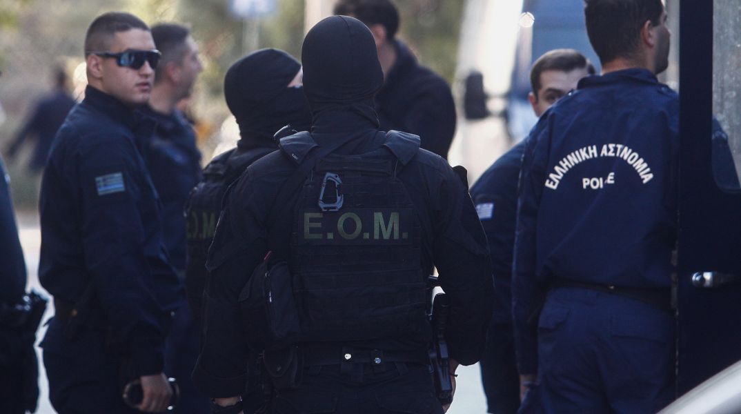 Έκρηξη στους Αμπελόκηπους: Προσωρινά κρατούμενος ο 26χρονος μετά την απολογία στην ανακρίτρια - Τι ισχυρίστηκε για τις κατηγορίες που του αποδίδονται