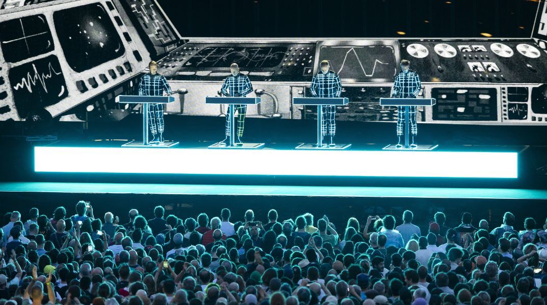 Οι Kraftwerk γιορτάζουν τα 50 χρόνια του πρωτοποριακού άλμπουμ Autobahn και ανακοινώνουν περιοδεία στις ΗΠΑ για το 2025 - Το τίζερ βίντεο. 