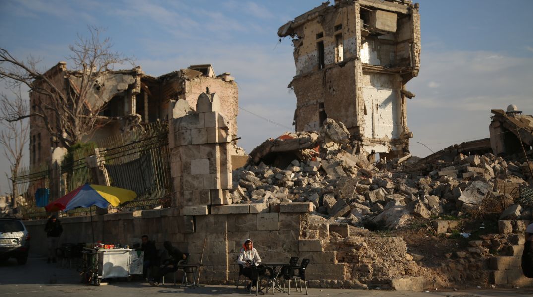 Συρία: Ιράν και Χεζμπολάχ στέλνουν εξοπλισμό και άνδρες για να στηρίξουν τις δυνάμεις του προέδρου Μπασάρ αλ Άσαντ - Αντάρτες επιχειρούν να καταλάβουν τη Χομς