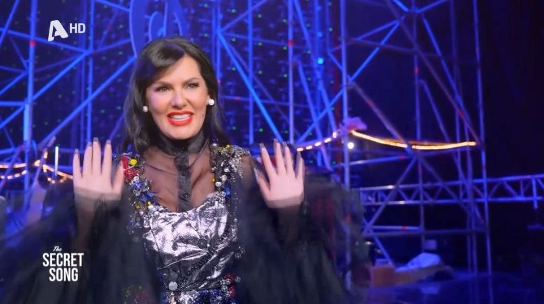 Η Σάννυ Μπαλτζή αποκάλυψε πώς έγραψε το τραγούδι «Το Παλιό μου Παλτό»