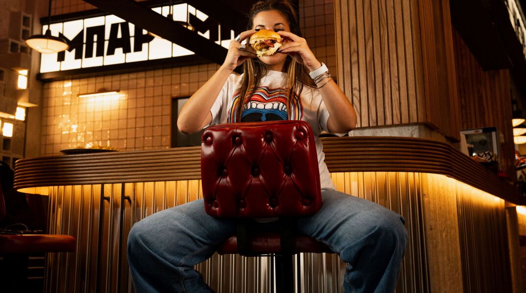 Το success story του Μπαρ Μπεε Κιου και τα burgers που πρέπει να δοκιμάσεις πριν τελειώσει ο χρόνος