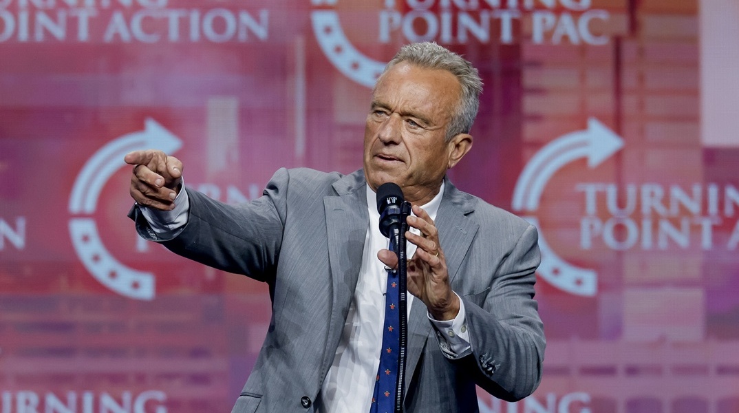 Eκθεση για την υγεία των παιδιών του Κένεντι επικαλείται ανύπαρκτες μελέτες