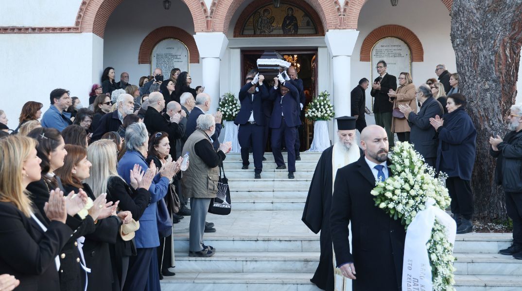 Κώστας Γεωργουσόπουλος: Συγκίνηση στο τελευταίο αντίο στον σπουδαίο θεατράνθρωπο