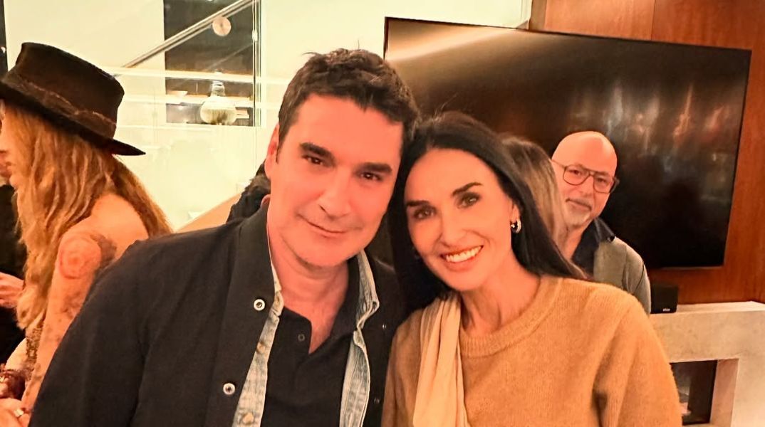 Ο Χριστόφορος Παπακαλιάτης συναντήθηκε ξανά με την Ντέμι Μουρ